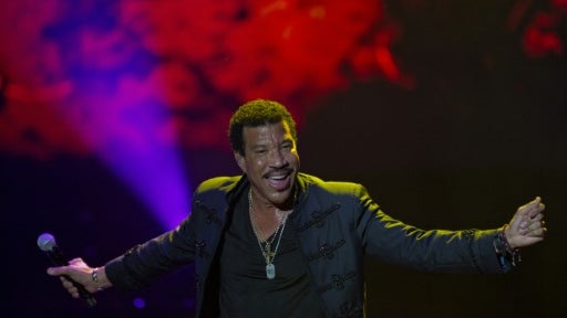 "Un peu de repos": Lionel Richie annule trois concerts en raison d'une opération du coeur