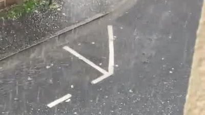 Les images de la violente pluie de grêle qui a touché Amiens ce dimanche - Témoins BFMTV