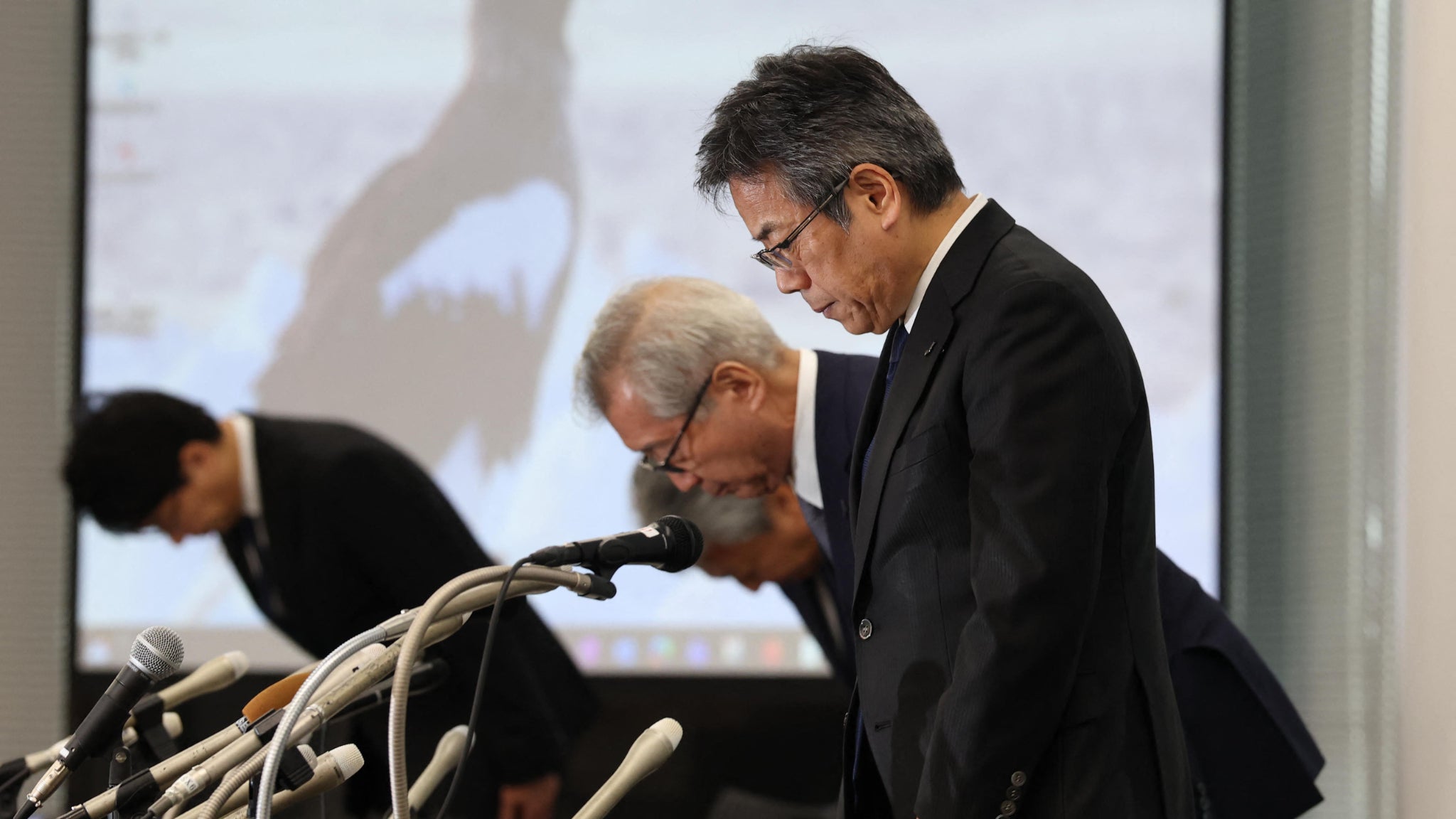 Ils ont falsifié des données sismiques pour faciliter le redémarrage de réacteurs nucléaires: deux dirigeants à la tête d'une centrale dans une région du Japon exposée aux séismes démissionnent