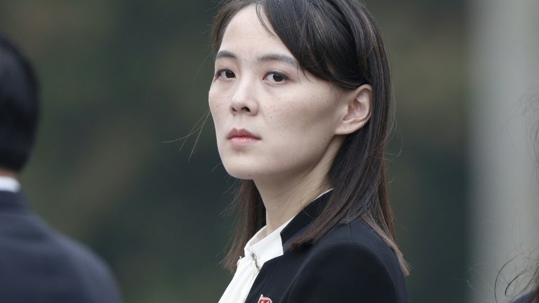 La soeur de Kim Jong Un fustige les exercices militaires des États-Unis dans l'océan Pacifique et menace d'une riposte "plus offensive"