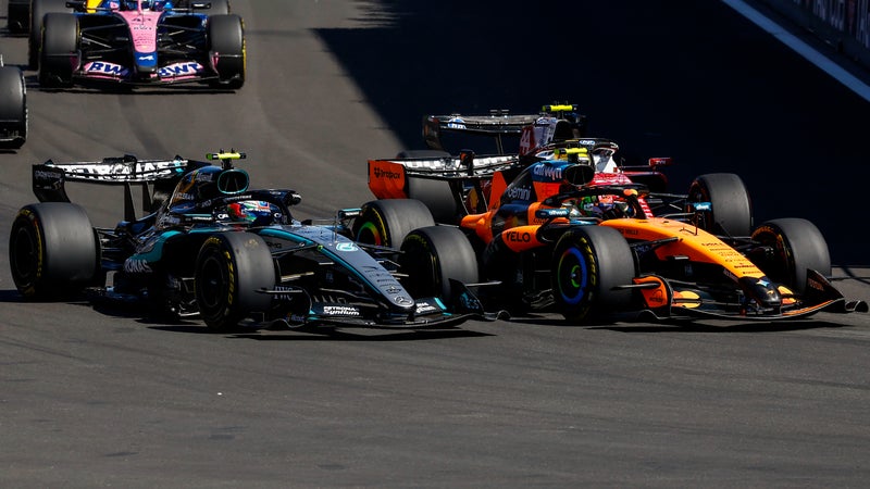 Lando Norris au duel avec Kimi Antonelli lors d un GP de F1 en septembre 2026 2354366