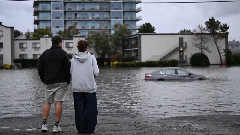 La violente tempête "Nor'easter" s'intensifie sur le nord-est des États-Unis, au moins un mort et des dizaines de milliers de foyers privés d’électricité