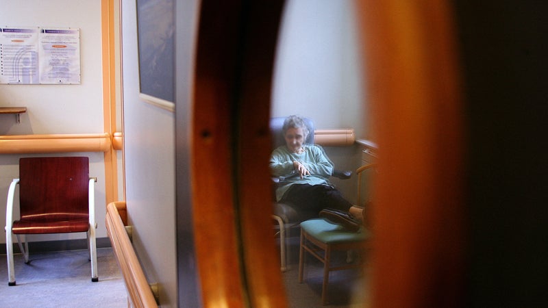 Patients allongés sur le sol, hygiène "limitée"... Un rapport pointe des "dysfonctionnements graves" dans la prise en charge des urgences psychiatriques en Île-de-France