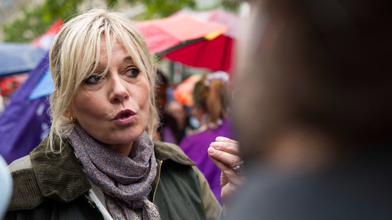 "Une sage décision": Flavie Flament réagit à l'annulation de la tournée de Patrick Bruel