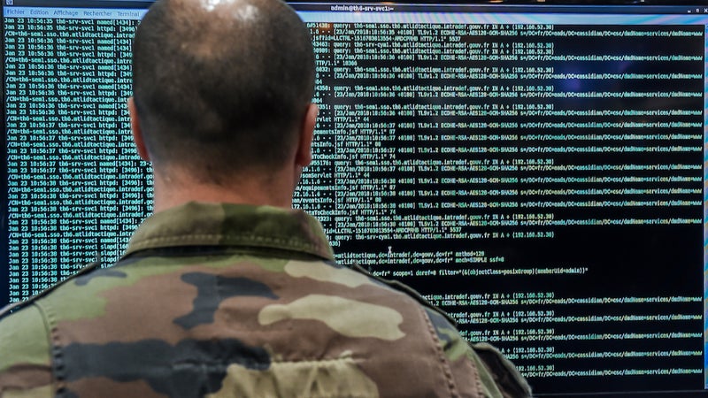 La France ne veut pas confier ses secrets militaires aux Américains: c'est quoi Arcadia, cette riposte de l'armée française au géant Palantir?