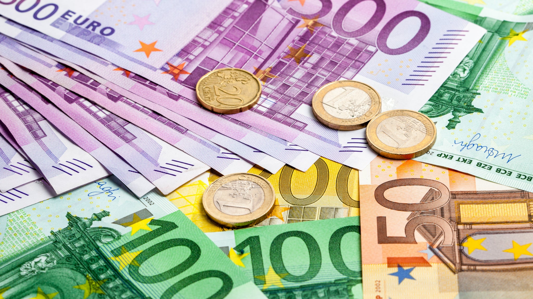 French 10-year bond yields approach 5%, opening options for individual investors