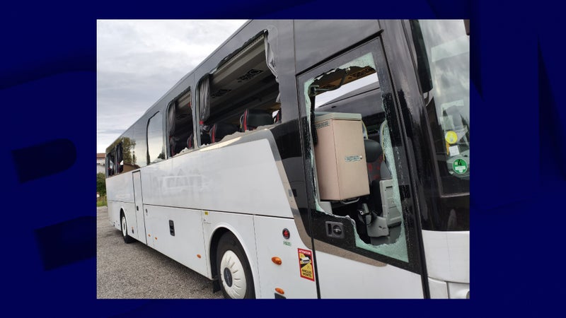 Congrès du RN: un bus devant transporter des sympathisants à Orléans dégradé à Grenoble