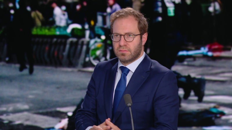 "Hors de question que ça se reproduise": le maire d'Annecy Antoine Armand, appelle à sécuriser sa ville