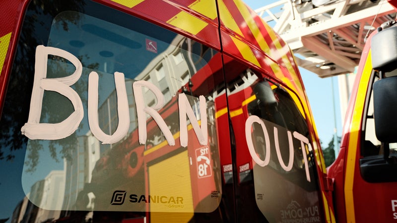 "Un modèle qui arrive à un tournant": faut-il repenser le système des pompiers volontaires?