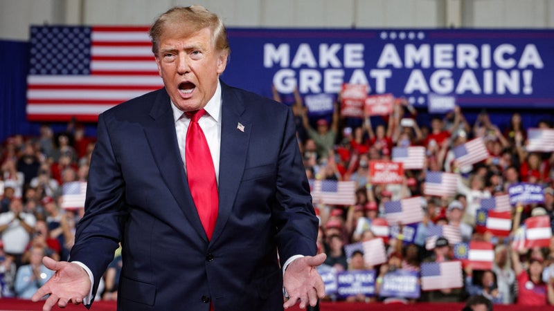 "Un président d'une incompétence crasse": Donald Trump répond avec virulence à Barack Obama après ses critiques