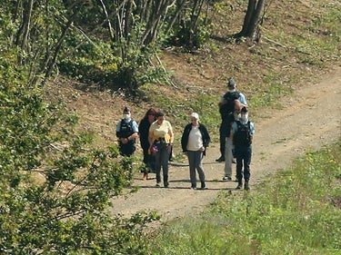 Monique Olivier et la  juge Sabine Kheris, non loin d'Issancourt-et-Rumel, le 31 août 2021