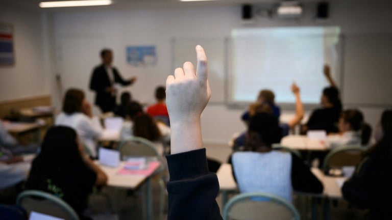 Un taux de chômage des jeunes en hausse dans les 5 ans à venir: si les résultats Pisa de la France ne s'améliorent pas, le PIB risque de baisser "de l'ordre de 150 milliards d'euros à l'horizon 2050"