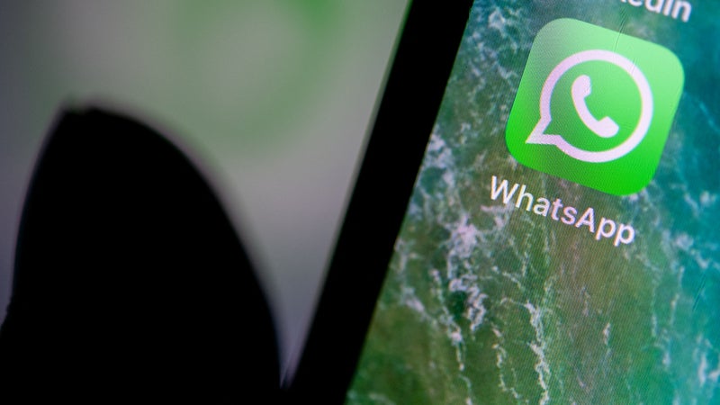 Flots de messages, rivalités et menaces de poursuites: quand les groupes Whatsapp de parents d'élèves virent à la foire d'empoigne