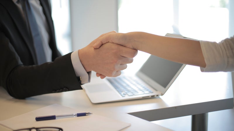 Plus question de démissionner: près de 7 salariés sur 10 jugent trop risqué de quitter leur emploi tandis que les offres se raréfient et que le chômage menace