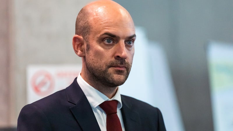 "C'est la parole de la France qui perdrait de sa force": Jean-Noël Barrot prévient les parlementaires que le pays sera "affaibli" s'il ne se dote pas d'un budget