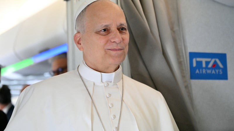 Le pape a-t-il renoncé à se rendre à Bondy pour des raisons de sécurité? Le maire invoque des "aspects logisitiques et de contrainte de temps"