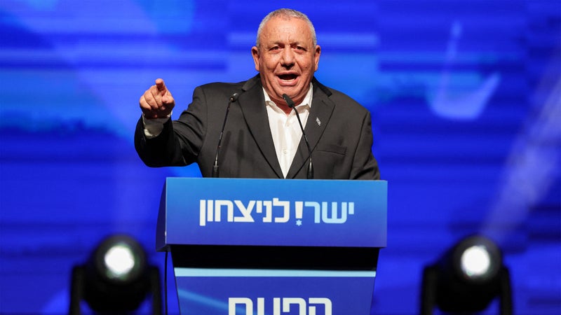Élections législatives en Israël: le bloc de l'opposition légèrement en tête mais sans majorité selon des sondages à la sortie des urnes