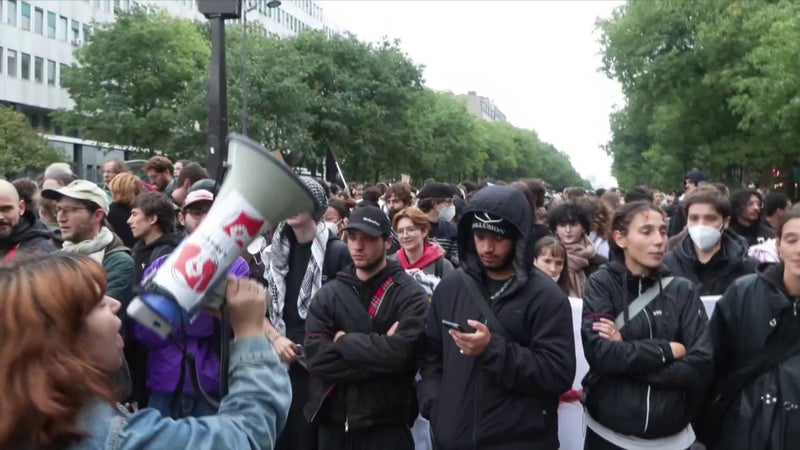 DIRECT. Colère sociale: la manifestation de l'Interfac s'élance à Paris après la suspension de l'interdiction par la justice
