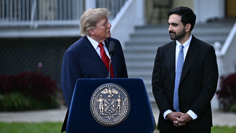 Donald Trump et Zohran Mamdani affichent de nouveau leur bonne entente à New York et promettent "un nouveau niveau de dialogue"