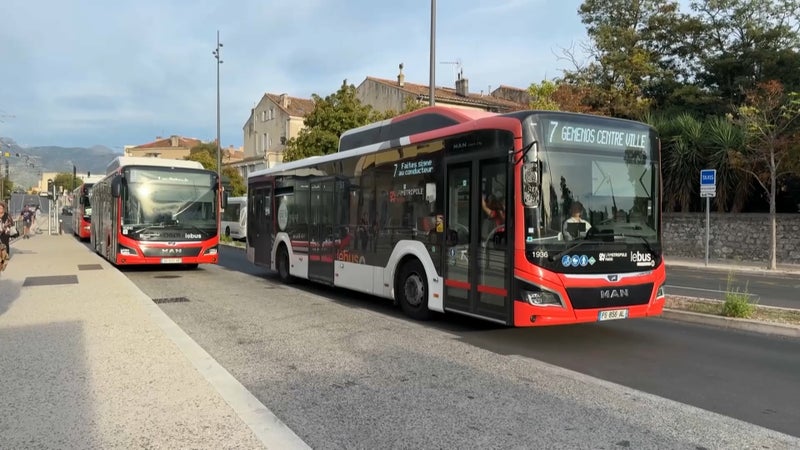 "On devient pauvre à la longue": colère à Aubagne contre la fin de la gratuité dans les transports en commun