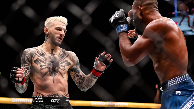 Tensions à l’UFC Paris: ça a chauffé entre Hooker et des fans après le combat contre Parnasse