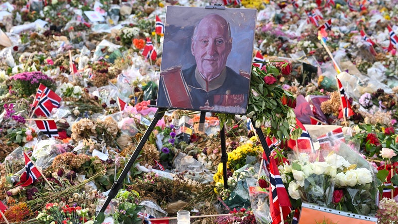 "Merci pour tout": la Norvège fait ses adieux au roi Harald V, "grand-père de la nation"