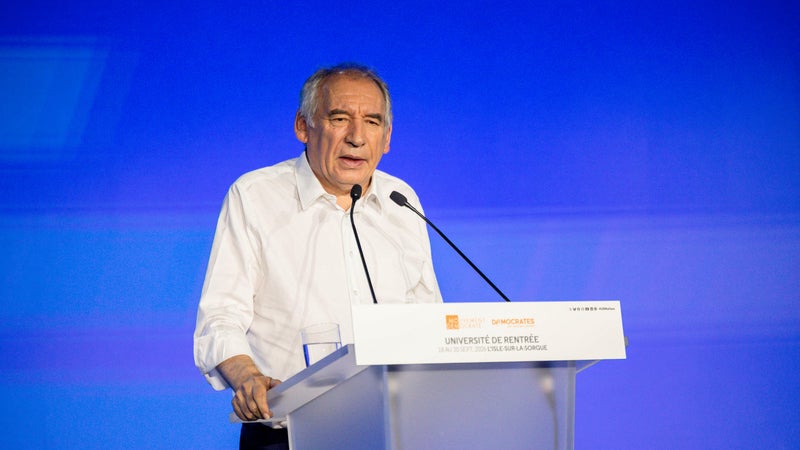 DIRECT. Présidentielle: François Bayrou détaille les conditions de sa primaire du "grand fleuve central"