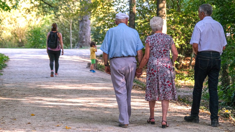 Désindexer les pensions ou remplacer l'abattement de 10% par un forfait: voici les pistes du gouvernement pour faire contribuer les retraités à hauteur de 6 milliards d'euros dans le prochain budget
