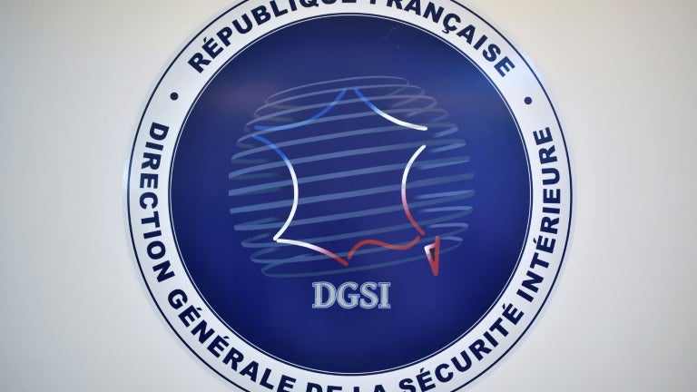 "Les soldats d'Allah": trois personnes soupçonnées de préparer une attaque antisémite et de projeter un départ vers l'EI présentées à un juge