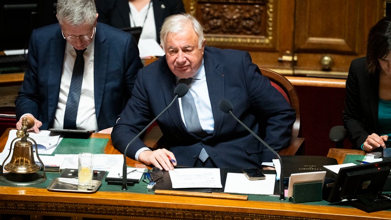 Sénatoriales: Gérard Larcher en campagne pour l'union de la droite et du centre dans les départements concernés