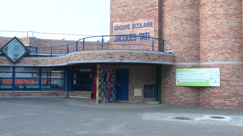 Une enseignante agressée par un enfant de 8 ans, le ministre de l'Éducation nationale évoque un élève "très handicapé" qui a "explosé de colère"
