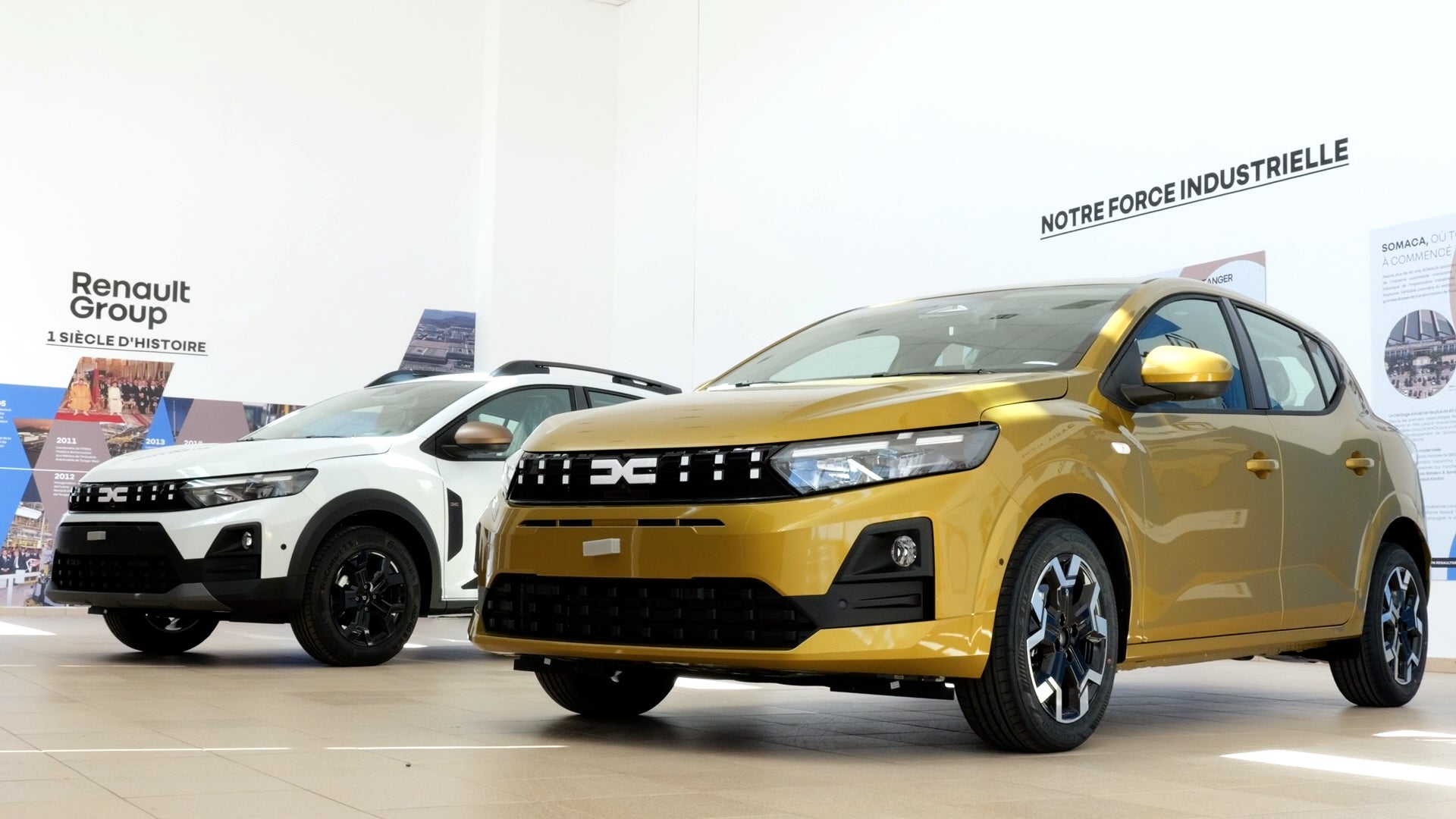 Les actuelles Dacia Sandero et Sandero Stepway produites à l'usine Renault de Tanger.