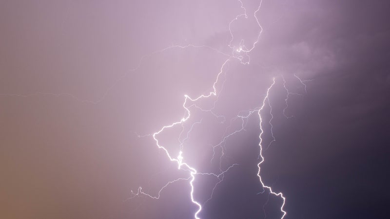 Orages: 12 départements placés en vigilance orange ce mercredi