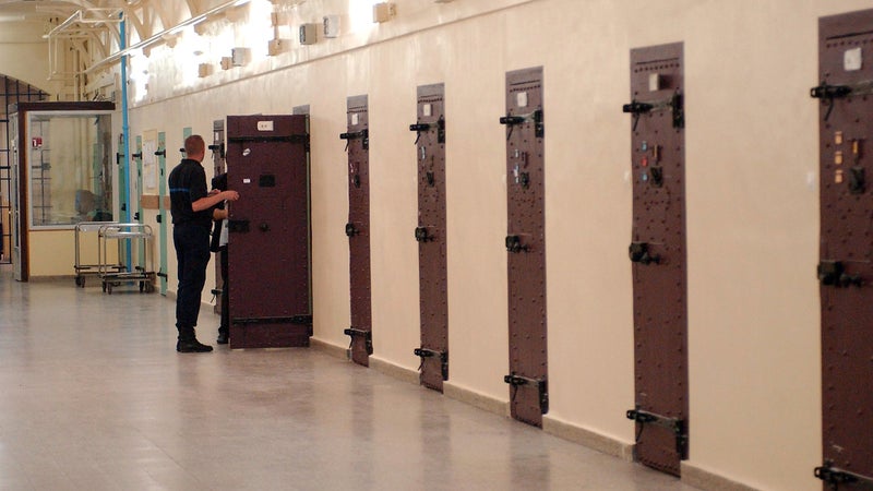 A la maison d'arrêt de Rouen, où était placé le meurtrier présumé de Caroline et Christophe avant sa libération. (photo d'illustration)