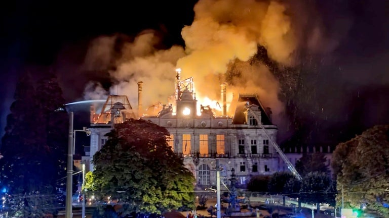 "Tragédie", "nuit de guérilla", "répression violente"... Les violences du 17 octobre vues par la presse internationale