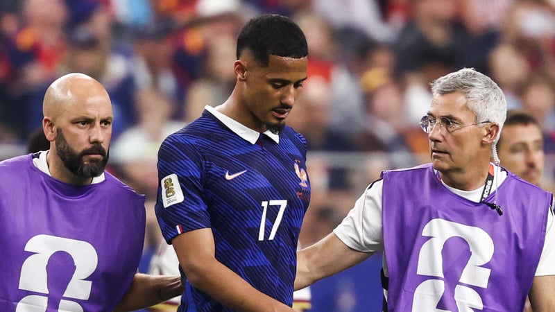 La sortie sur blessure de William Saliba lors du match France Espagne demi finale de Coupe du monde 14 juillet 2026 2320134