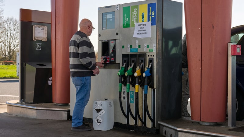 Il dépasse même les 2,50 euros aux Pays-Bas, au Danemark et en Finlande: le prix moyen à la pompe du gazole dans l'UE atteint un nouveau record à 2,24 euros le litre