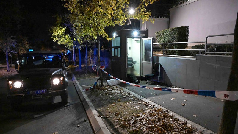 Un assaillant abattu par la police devant l'ambassade d'Israël à Belgrade, la diplomatie israélienne dénonce une tentative d'"attentat terroriste"