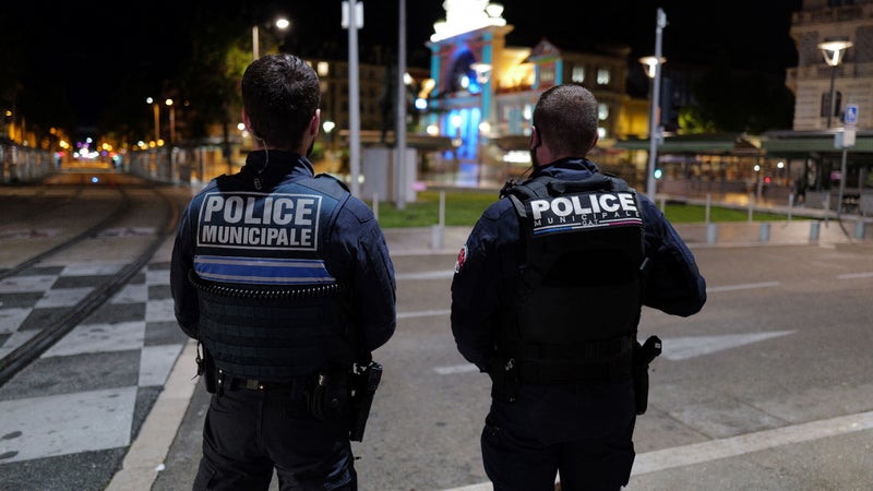 Des couvre-feux pour mineurs retoqués par la justice: "L'État devrait être aussi rapide pour les violeurs d'enfants"
