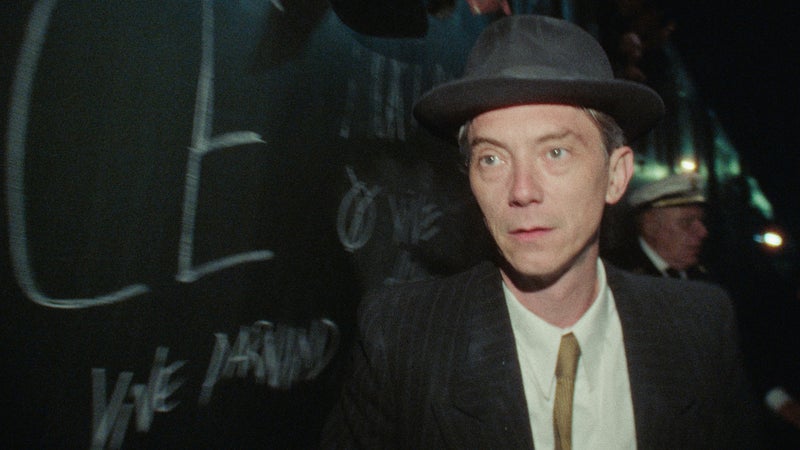 "Notre salut": le film qui retrace le parcours d'un fonctionnaire ordinaire au cœur de la collaboration sous Vichy