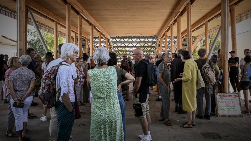 "Il n’y a rien qui avance": deux mois après l'incendie au Porge, les sinistrés à bout face à la lenteur de la reconstruction et des prises en charge