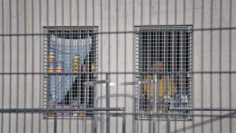 Attentat raciste dans les Yvelines: comment les détenus suivant un traitement antipsychotique sont pris en charge en détention
