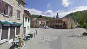 Un forcené retranché dans une maison avec une famille a été abattu à Douvres, dans l'Ain ce mercredi 20 juillet 2022. 