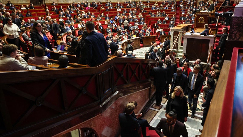Attentat à Trappes: des députés de gauche quittent l'hémicycle lors d'une question du RN, Sébastien Lecornu les accuse de "faire le jeu de l'extrême droite"