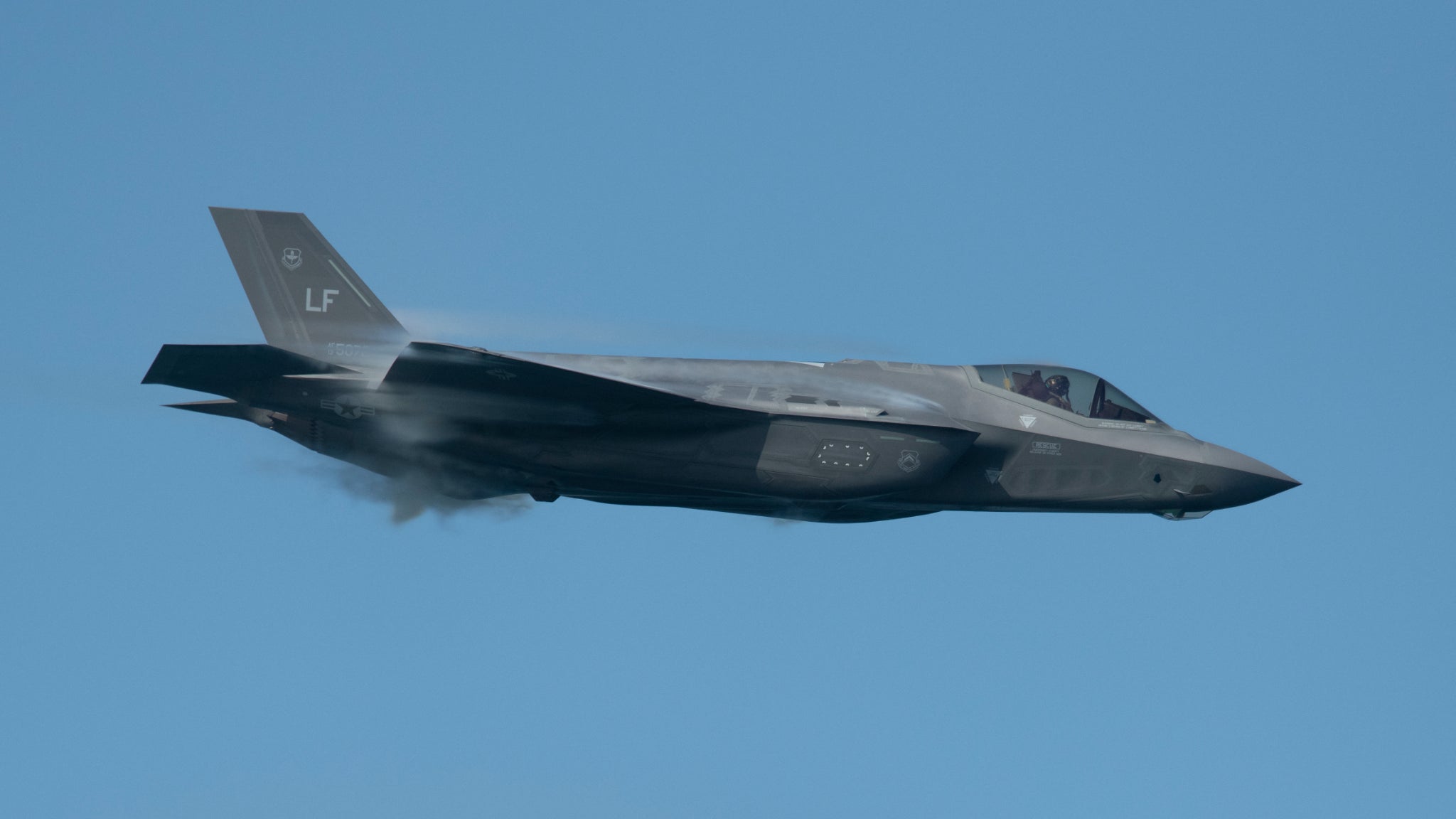 Pentagon and Lockheed agree on framework for at least 850 F-35s