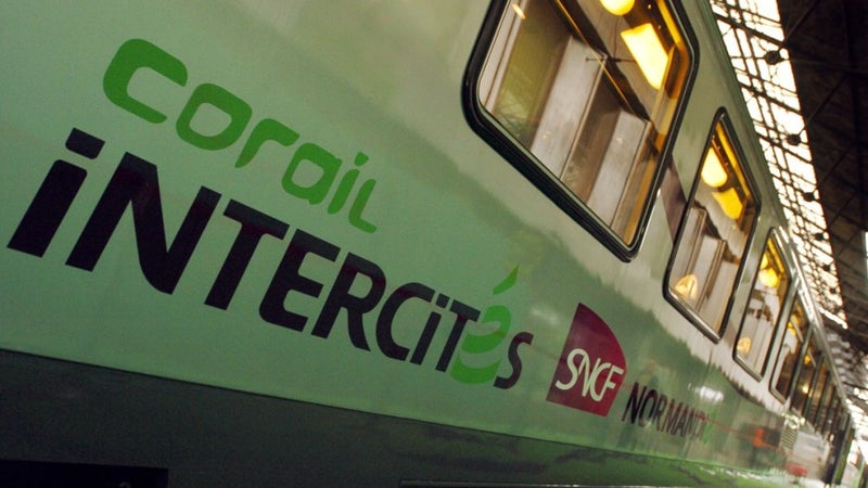 Pas de clim', 200 passagers sans siège... Une députée PS s'indigne d'un nouveau trajet cauchemardesque pour des voyageurs de la ligne maudite Clermont-Paris