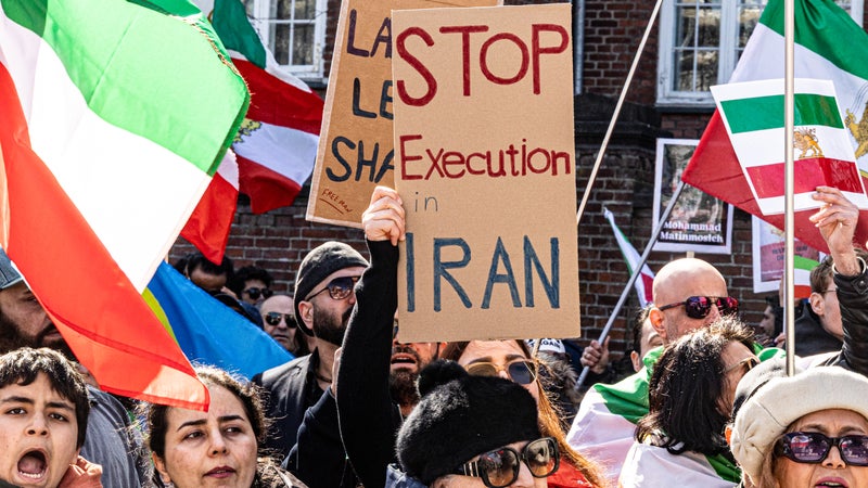 "Des exécutions illégales": l'Iran a exécuté 59 manifestants et dissidents politiques depuis mars, selon une ONG