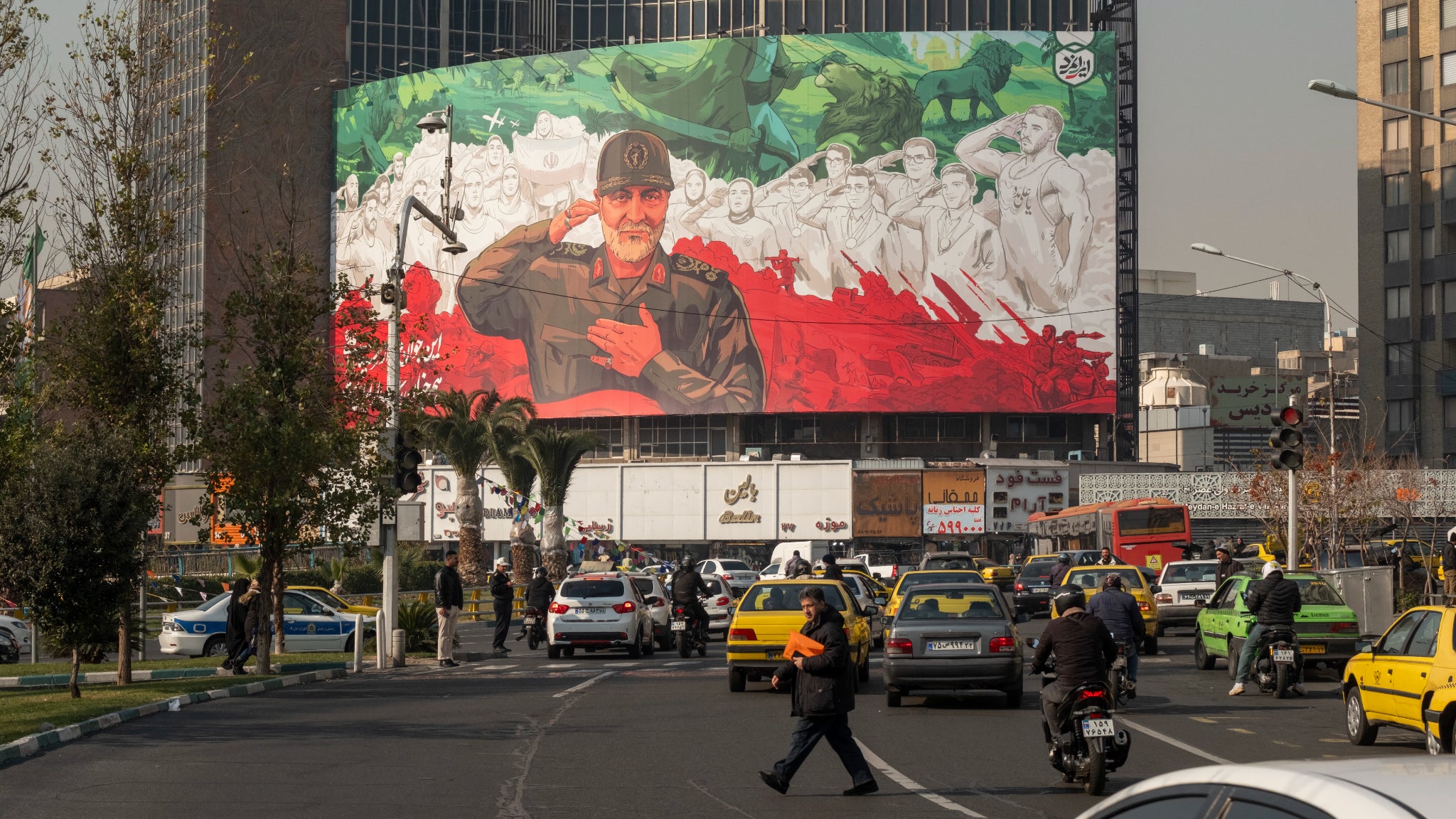 Une affiche représentant des images symboliques de l'ancien commandant de la Force Qods du Corps des gardiens de la révolution islamique (CGRI), le général de division Qassem Soleimani, , le 6 janvier 2026 (photo d'illustration) Une affiche représentant des images symboliques de l'ancien commandant de la Force Qods du Corps des gardiens de la révolution islamique (CGRI), le général de division Qassem Soleimani, , le 6 janvier 2026 (photo d'illustration)