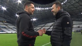 Pierre Sage et Roberto De Zerbi après la rencontre de Ligue 1 entre l'OM et Lens le 24 janvier 2026