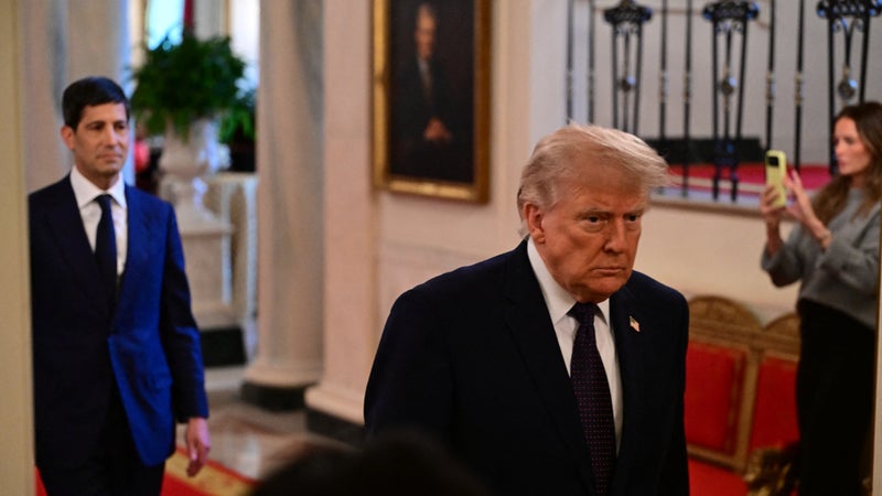 Kevin Warsh ne donne pas plus satisfaction à Donald Trump que Jerome Powell: la Fed relève ses taux d'intérêts pour calmer l'inflation et envisage une autre hausse d'ici la fin de l'année